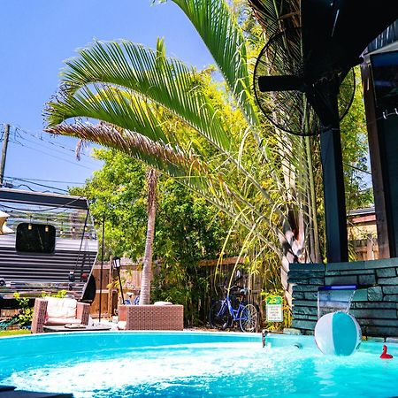 World Solo Travel'S Welcomed At St Pete Home Αγία Πετρούπολη Εξωτερικό φωτογραφία